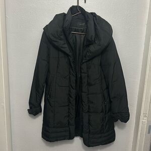 Tahari Black Women’s Coat size Medium